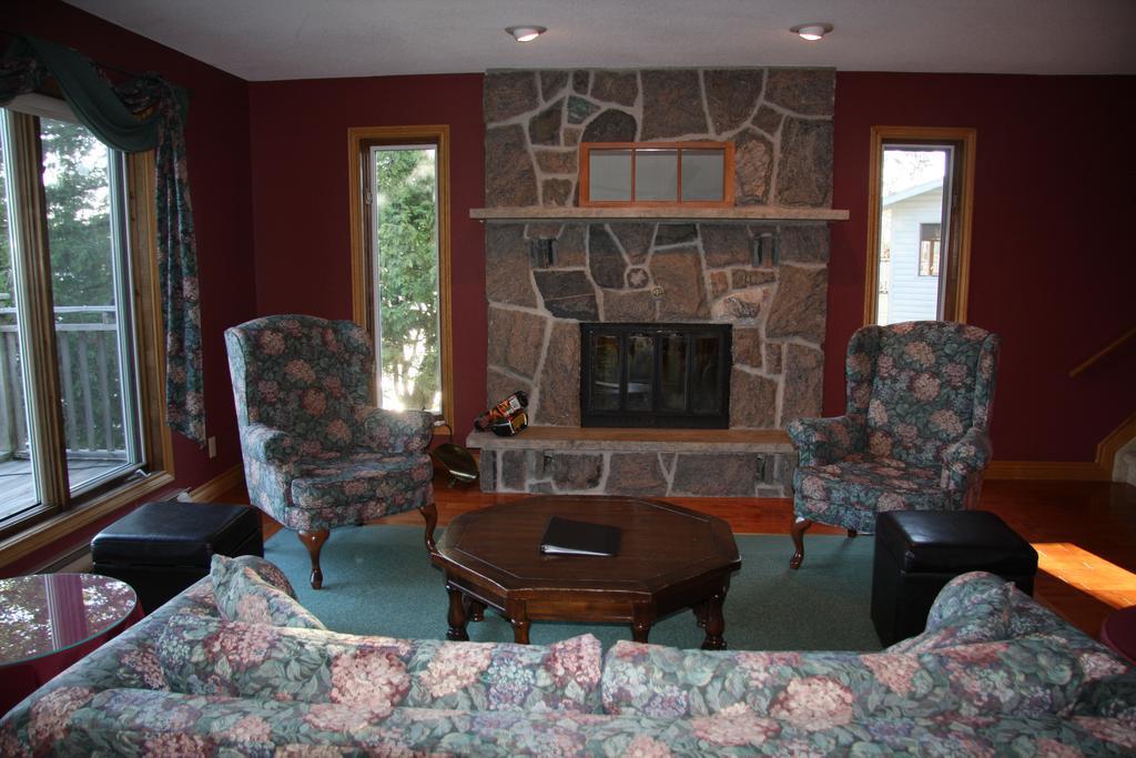 Pow Wow Point Lodge Huntsville Camera foto